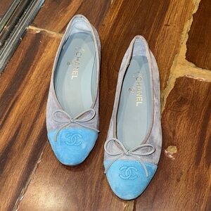 CHANEL Two-Tone Gray and Blue Flats